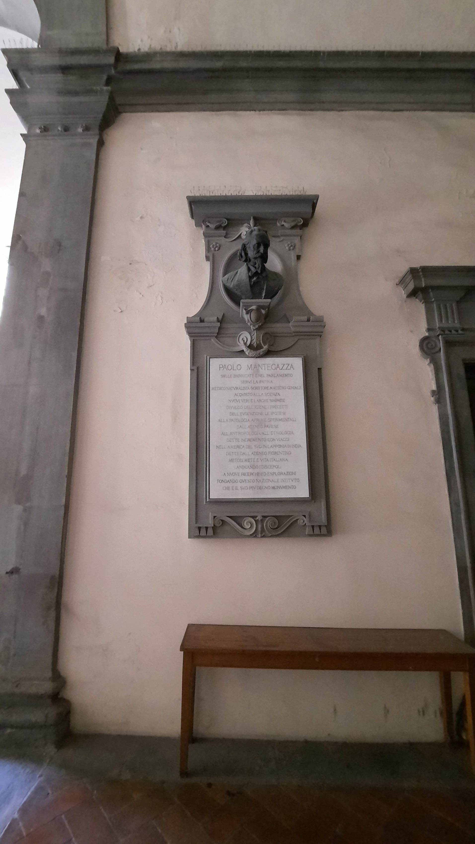 Paolo Mantegazza's monument, Palazzo Nonfinito, Florence - 02.jpg
